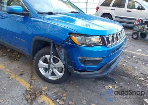 2021 Jeep Compass Latitude 4X4 z USA, uszkodzony, nr VIN 3C4NJDBB7MT516535
